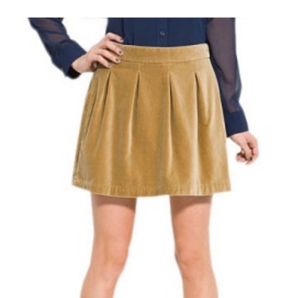 FRENCHI Pleated Skirt Velvet Feel/ Camel Color - Picture 6 of 6